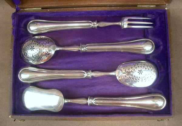 Couverts de service à mignardises en argent massif de la fin du XIXe siècle