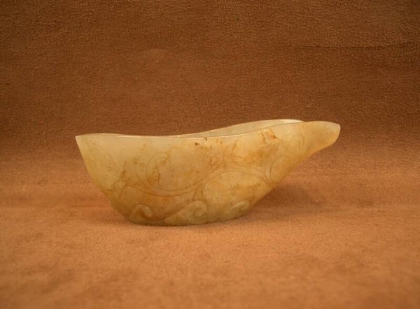 Petite coupe libatoire en jade céladon XIXe siècle