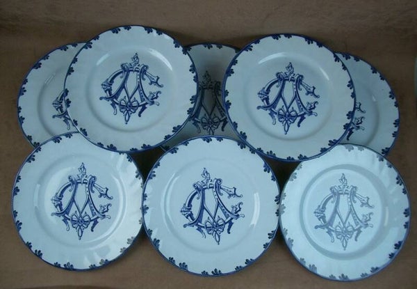 Ensemble de 6 assiettes + 2 assiettes montées en faience de Creil Montereau
