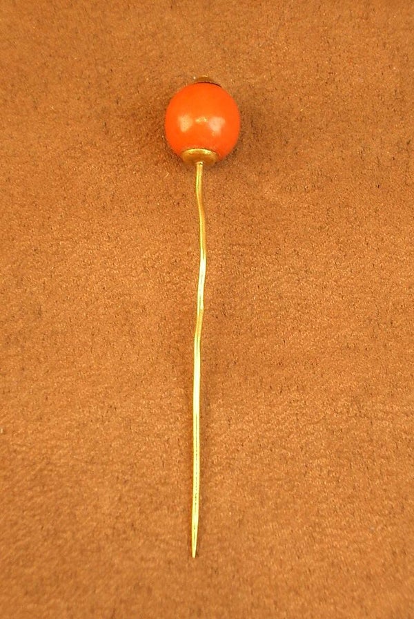 Epingle de col ou de chapeau ancienne en or 18K et perle de corail