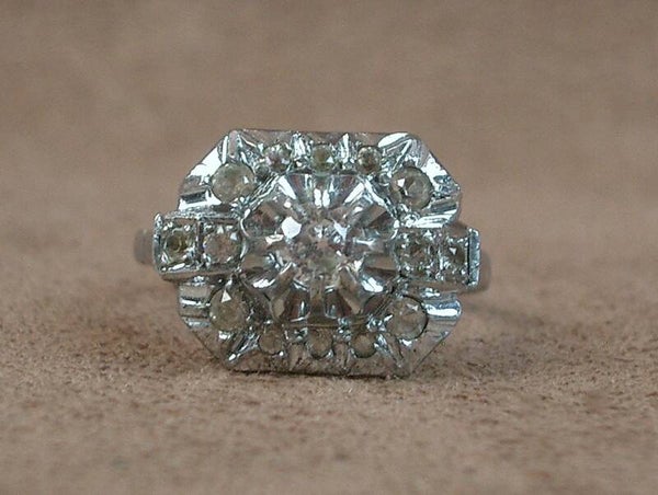 Bague ancienne Art Déco en argent et pierres blanches