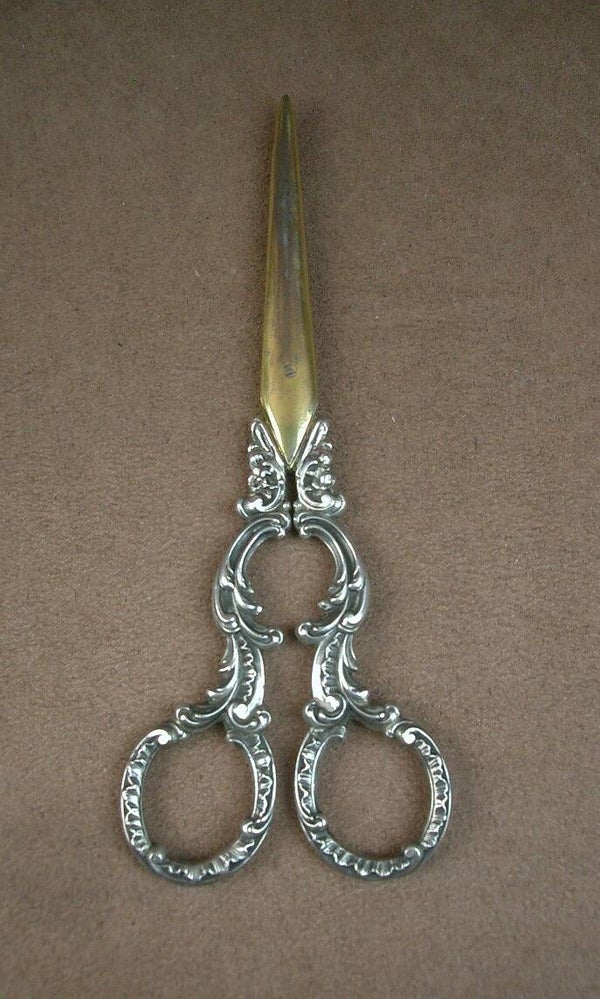Paire de ciseaux à raisin anciens en argent XIXe siècle