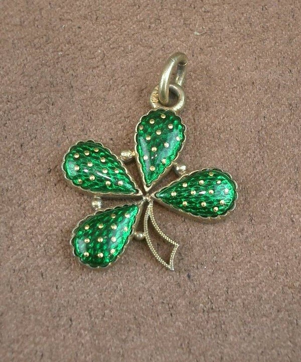 Bel ancien pendentif en vermeil et émaux bressans trèfle à 4 feuilles porte bonheur