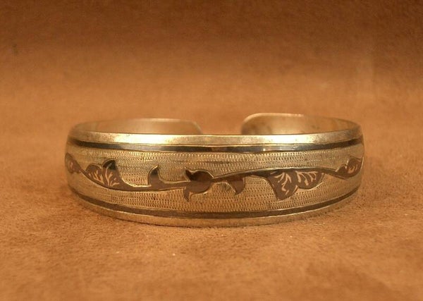 Bracelet en argent massif niéllé travail Russe