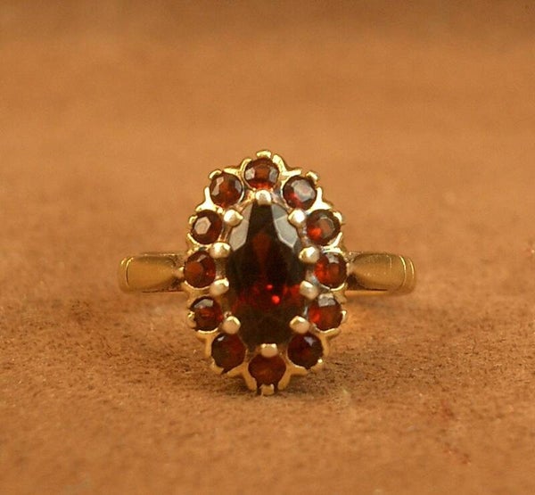 Bague ancienne en vermeil sertie de grenats