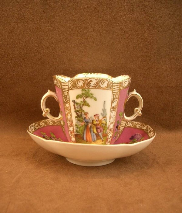 Belle tasse à Chocolat en Porcelaine de Saxe Carl Thieme