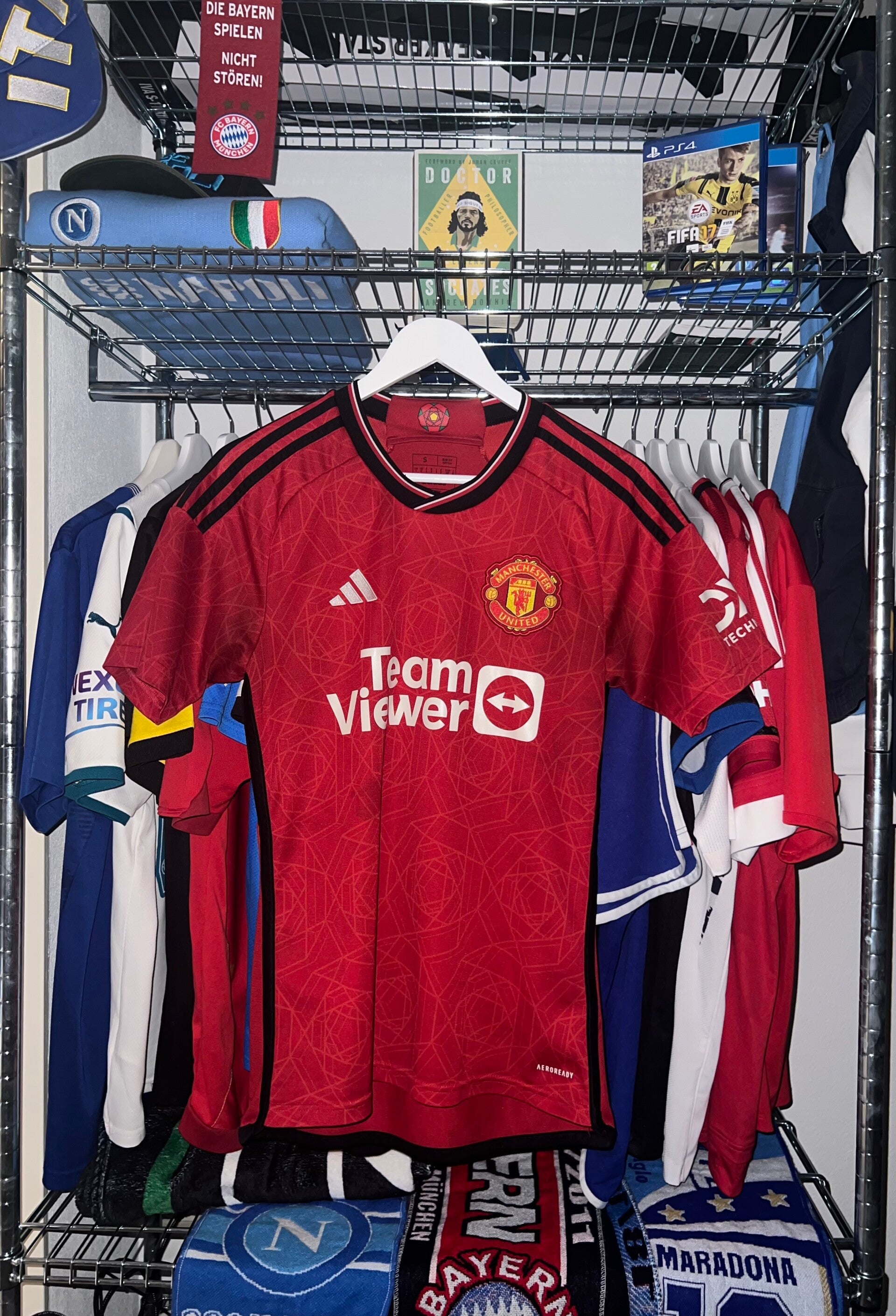 Manchester United 2023-2024 - Home kit - Size S