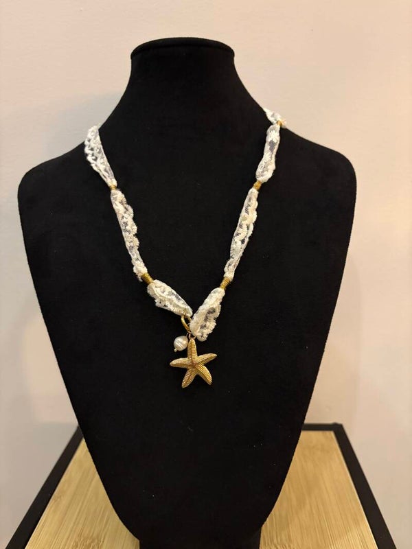 Sea star necklace - gold