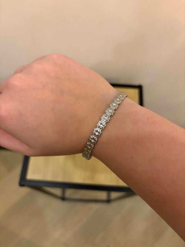 Flower bangle - silver