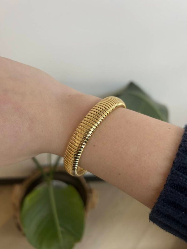 Ribbed bangle - gold