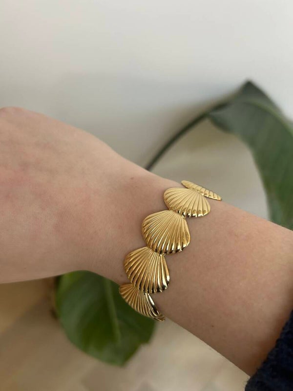 Sea Shell bangle - gold