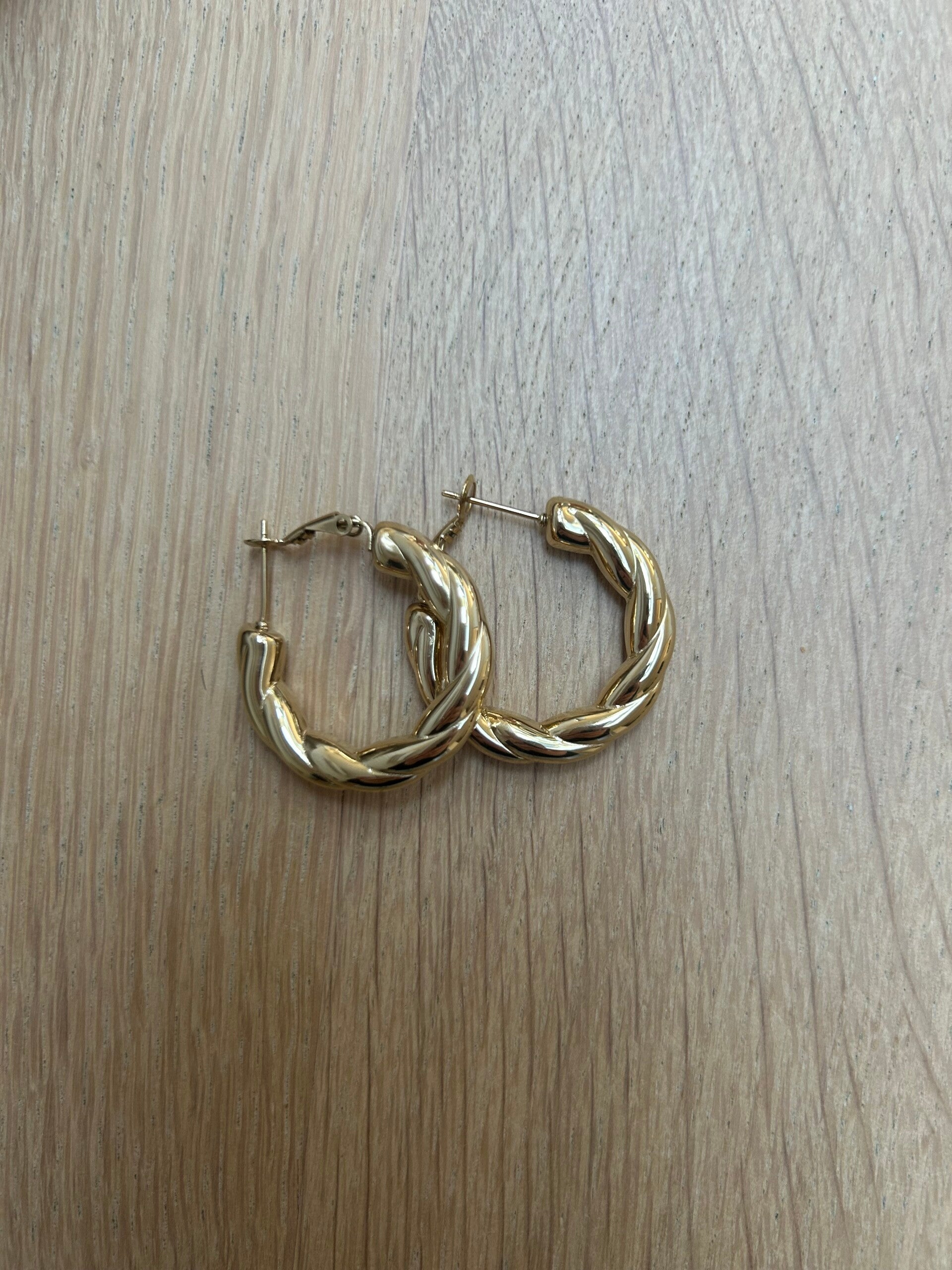 Twist hoops - gold