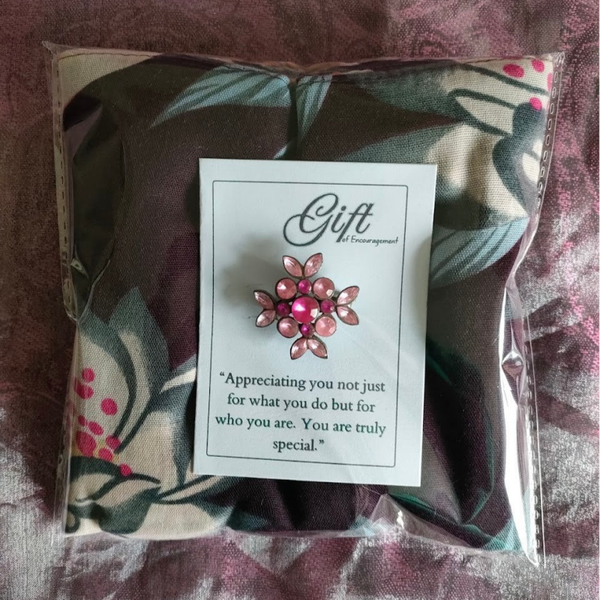 Special Thank You gift set - vintage brooch and scarf
