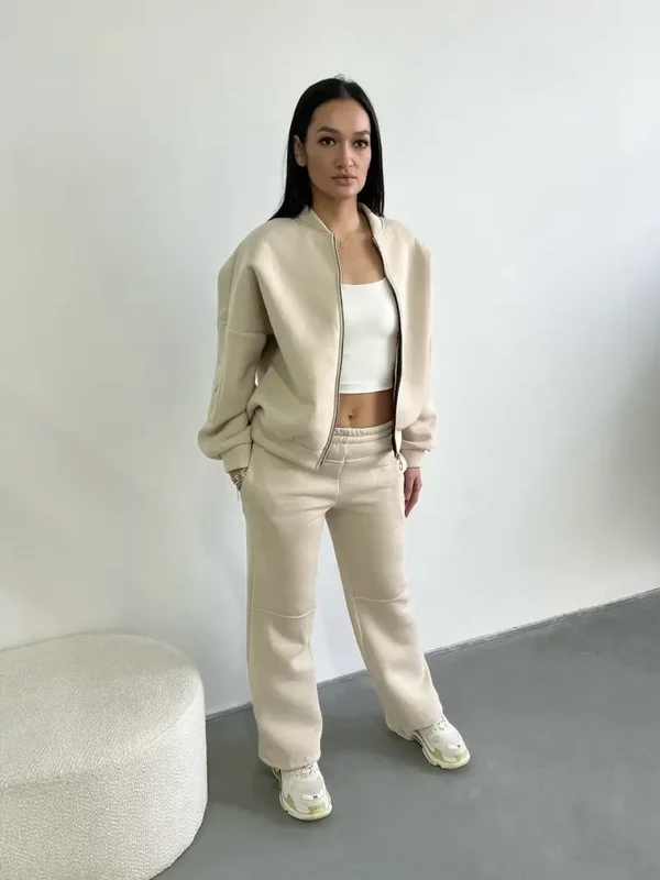 BEIGE JOGGING SUIT
