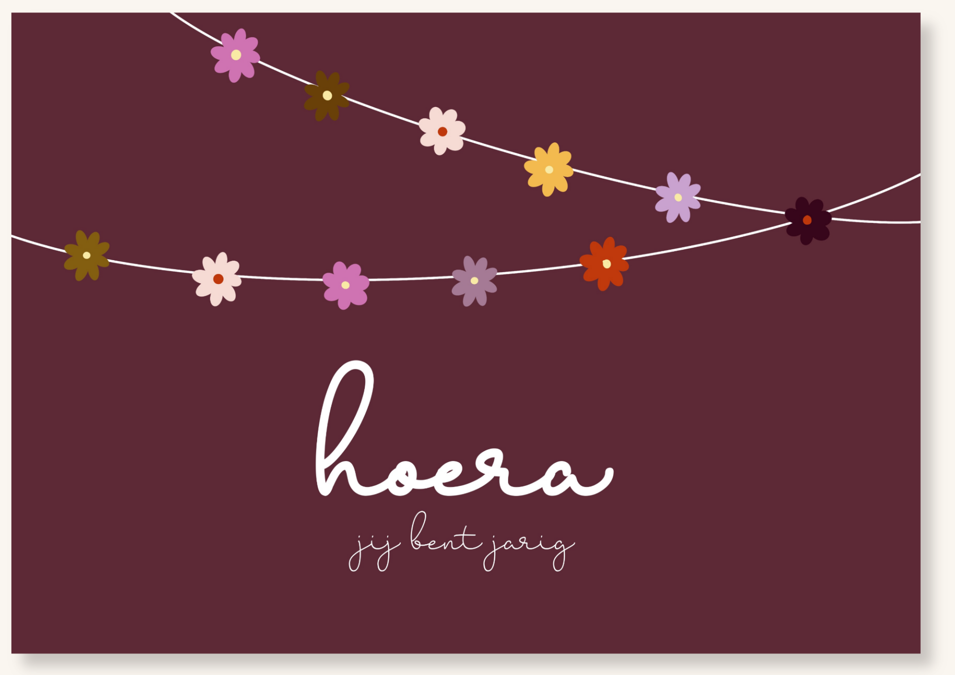 Verjaardag - Hoera bloemetjes slinger aubergine