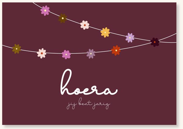 Verjaardag - Hoera bloemetjes slinger aubergine