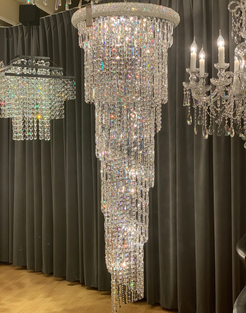 Nr A-27   Modern Spiral Chandelier met Swarovski-Crystal No 1