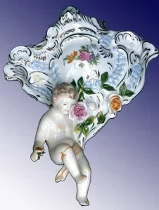 Saxon porcelain cherub wall vase – hand-painted German porcelain