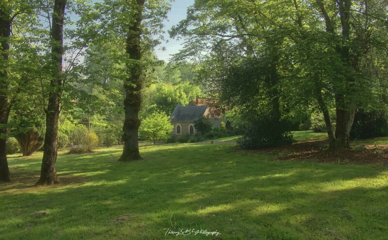 parc et chapelle.
