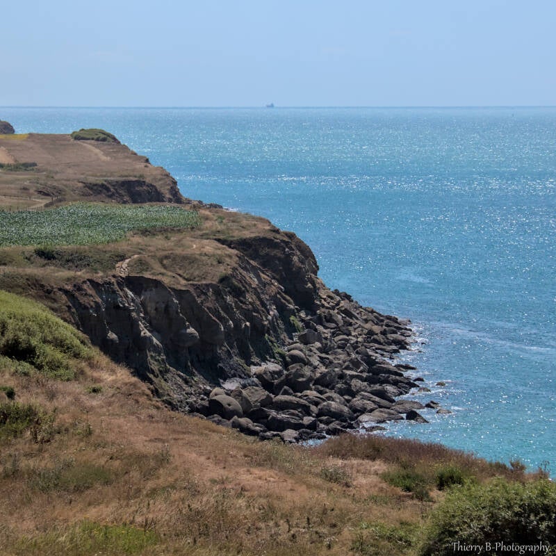 au bord des falaises