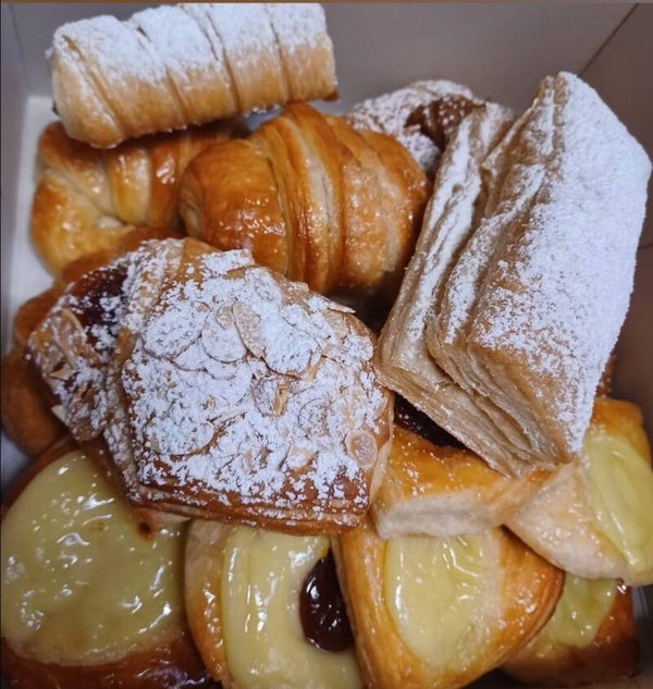 MIXED OF PASTRIES