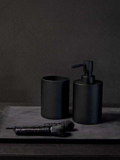 Keuken Dalen, Interieur Dalen, Meubels Dalen, Badkamer Dalen, Badkamer Emmen, Badkamer Meppel, Badkamer Hoogeveen, Stijlvolle badkamer, rond badmeubel, ronde keuken, luxe badkamers, luxe keukens, exclusieve badkamer, exclusieve keuken, badkamer installati