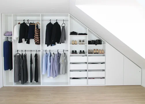 Kleiderschrank nach Maß für Dachschrägen