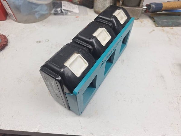 Makita LXT 18V accuhouder voor 3 accu's