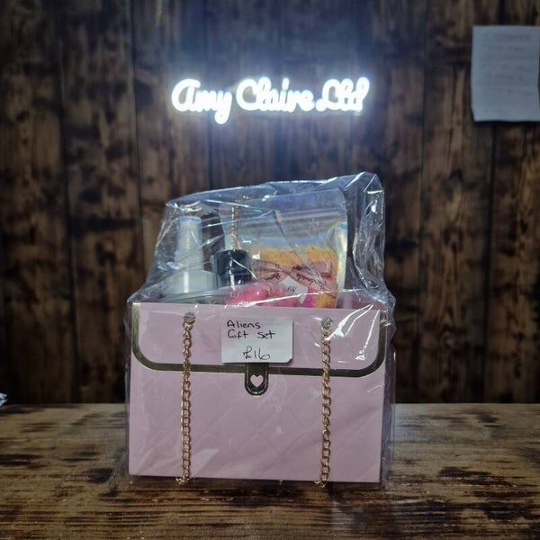 Aliens Gift Set
