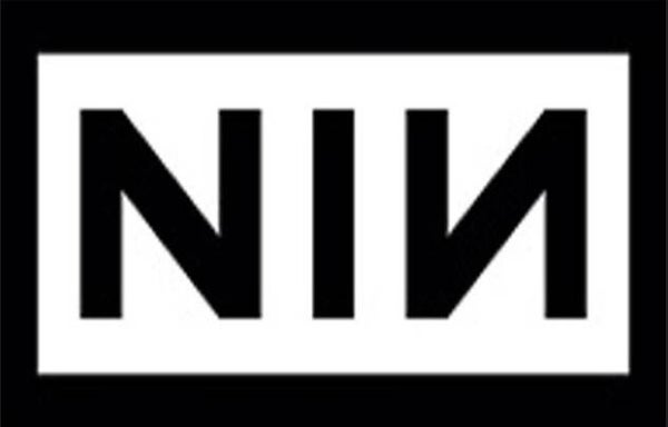 CAMISETA NINE INCH NAILS LOGO