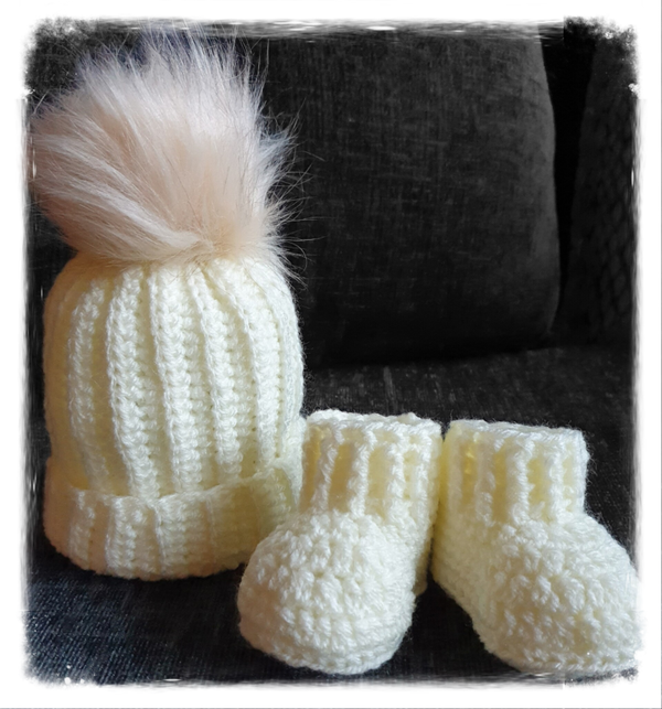 Newborn Baby hat with fake faux bobble and matching Booties
