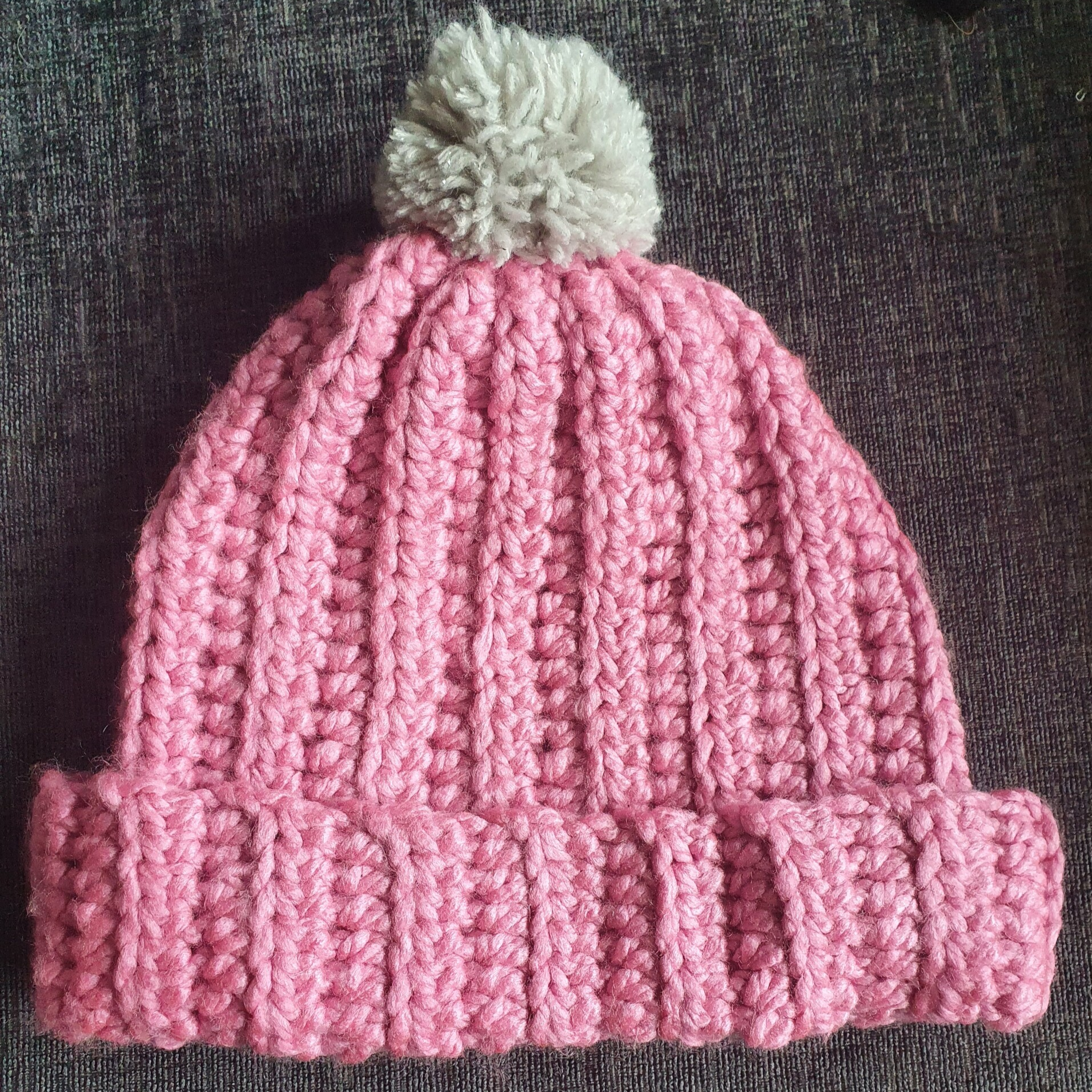 Chunky ribbed pom pom hat