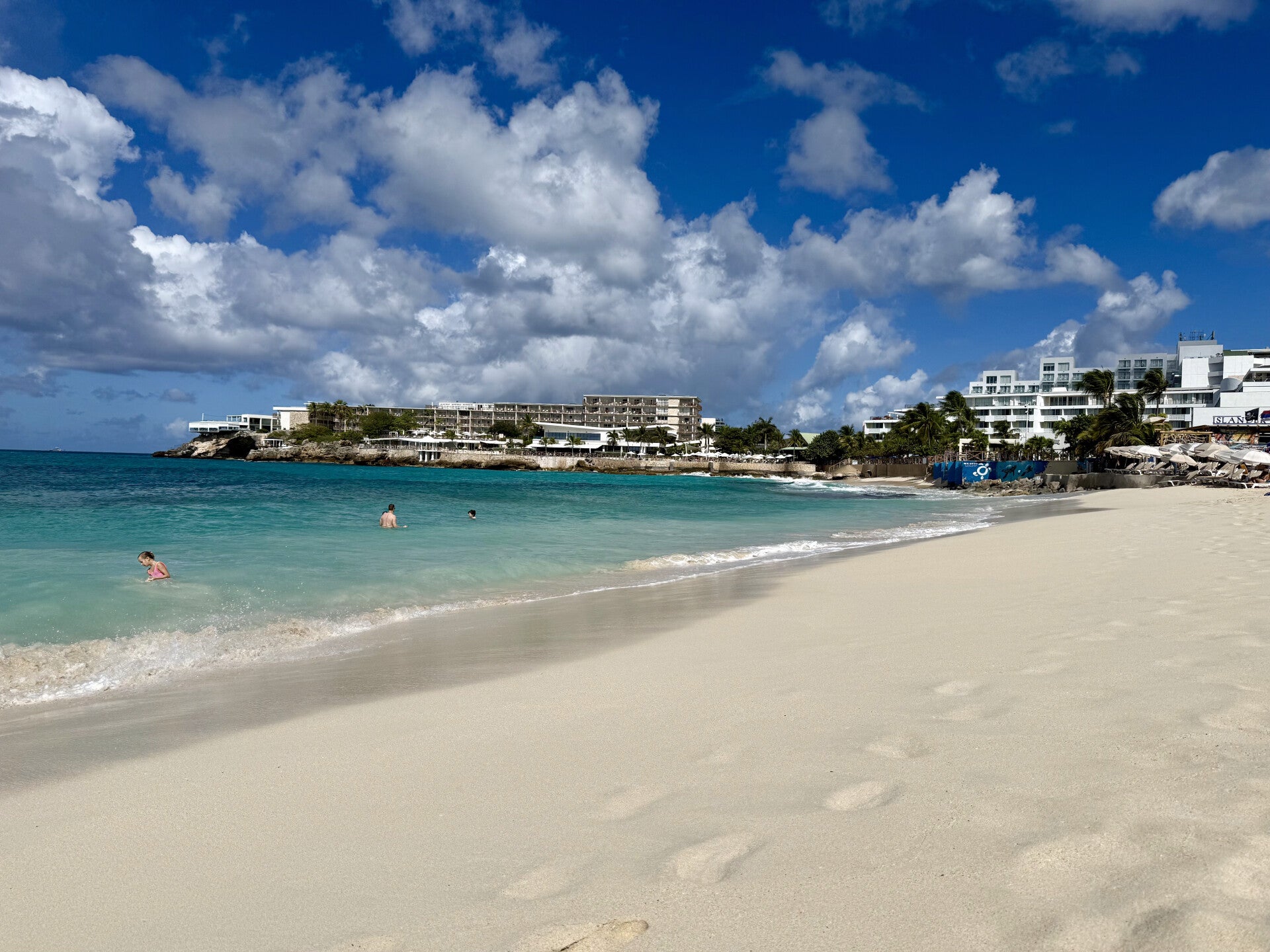 Sint Maarten/ St Marten: One trip 2 Countries.