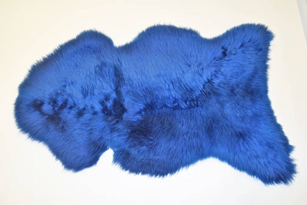 Gekleurde schapenvacht fel blauw.