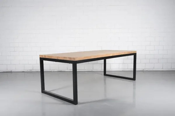 Eettafel 'Iron' in verschillende afmetingen