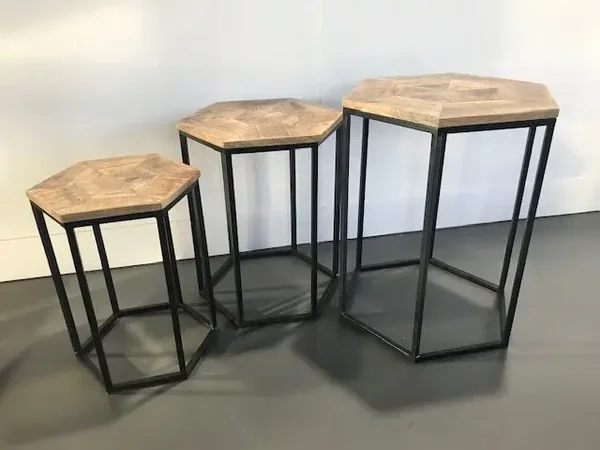 Bijzettafel / salontafel in mangohout set van 3 "hexagon nesting"