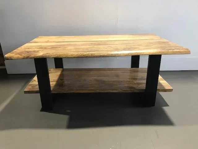 Salontafel in mango 2 leggers 107 x 68 x 45