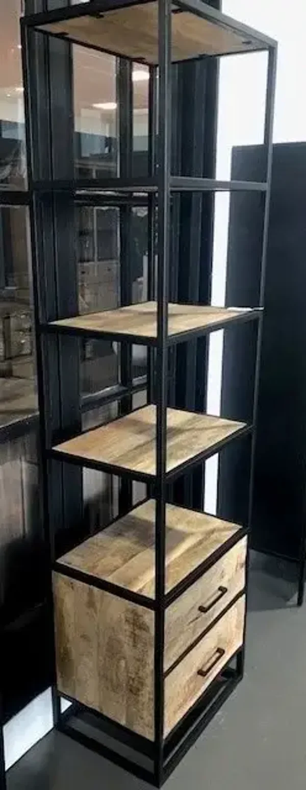 Wandkast in mango hout met metaal