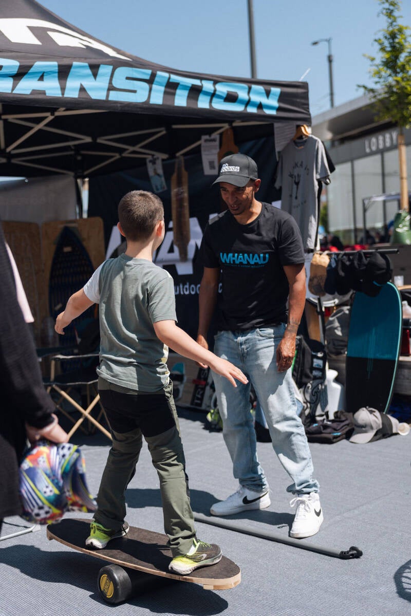 whanau-balanceboard-oana-open-surfschool-2025-standard.jpg