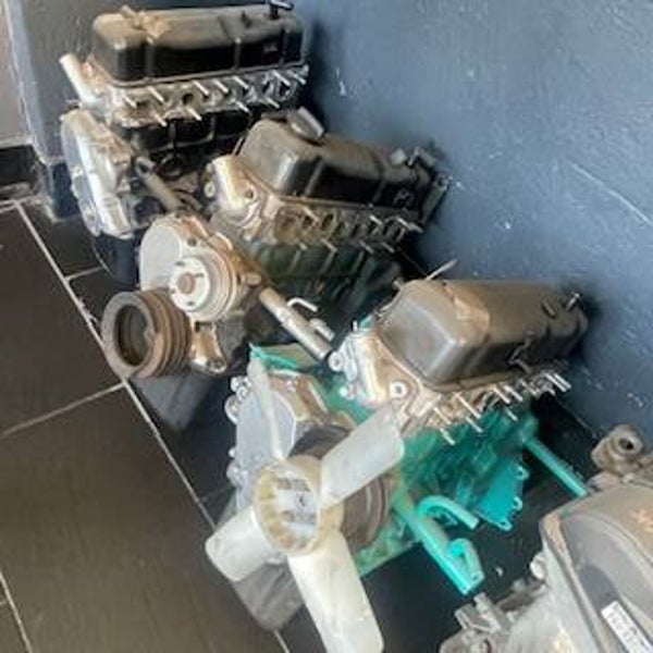 Nissan Champ 1.4/1.5 head block and sump - PETROL