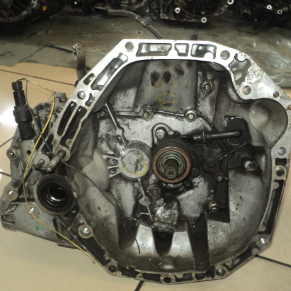 Nissan k9k gearbox - MANUAL