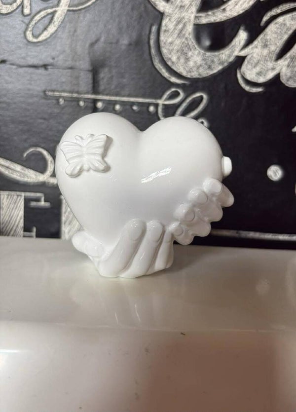 Eco Resin Holding Heart