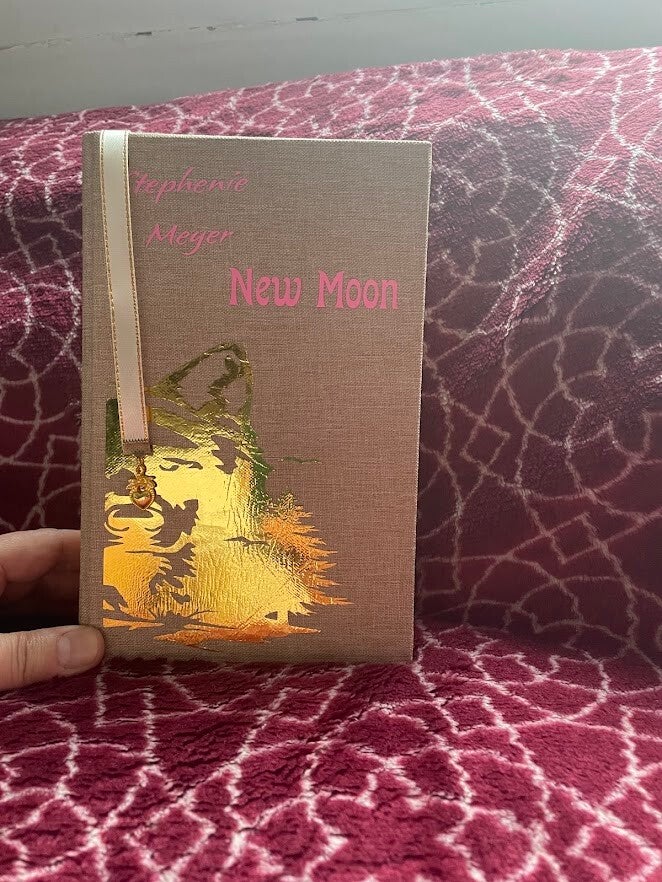 New Moon-Stephenie Meyer