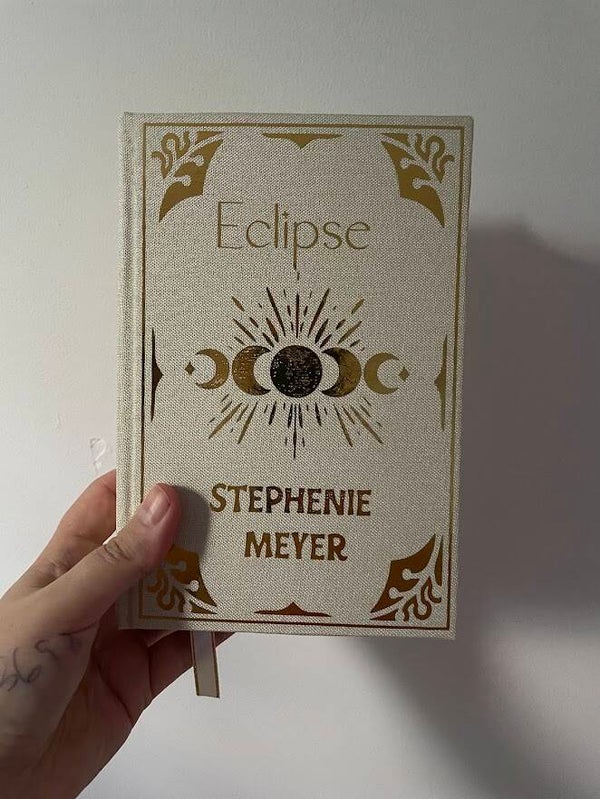 Eclipse by Stephenie Meyer