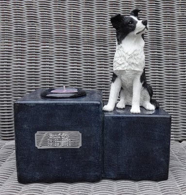 Keramieke urn met hondenbeeld. Leverbaar met de meeste hondenrassen.