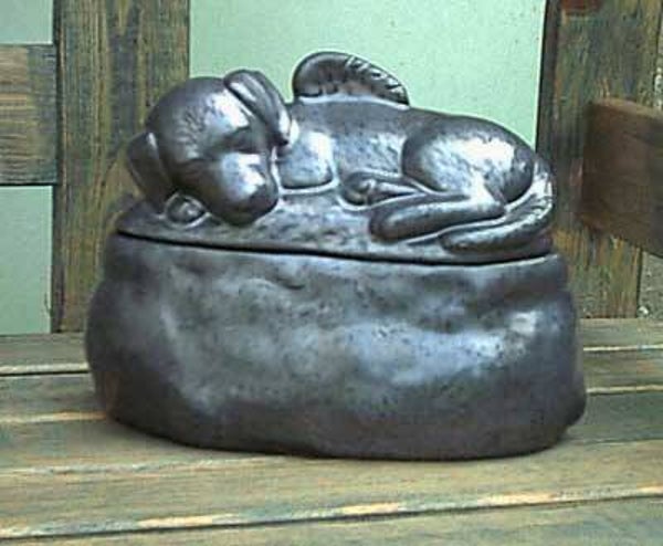 Urn Hond op Steen