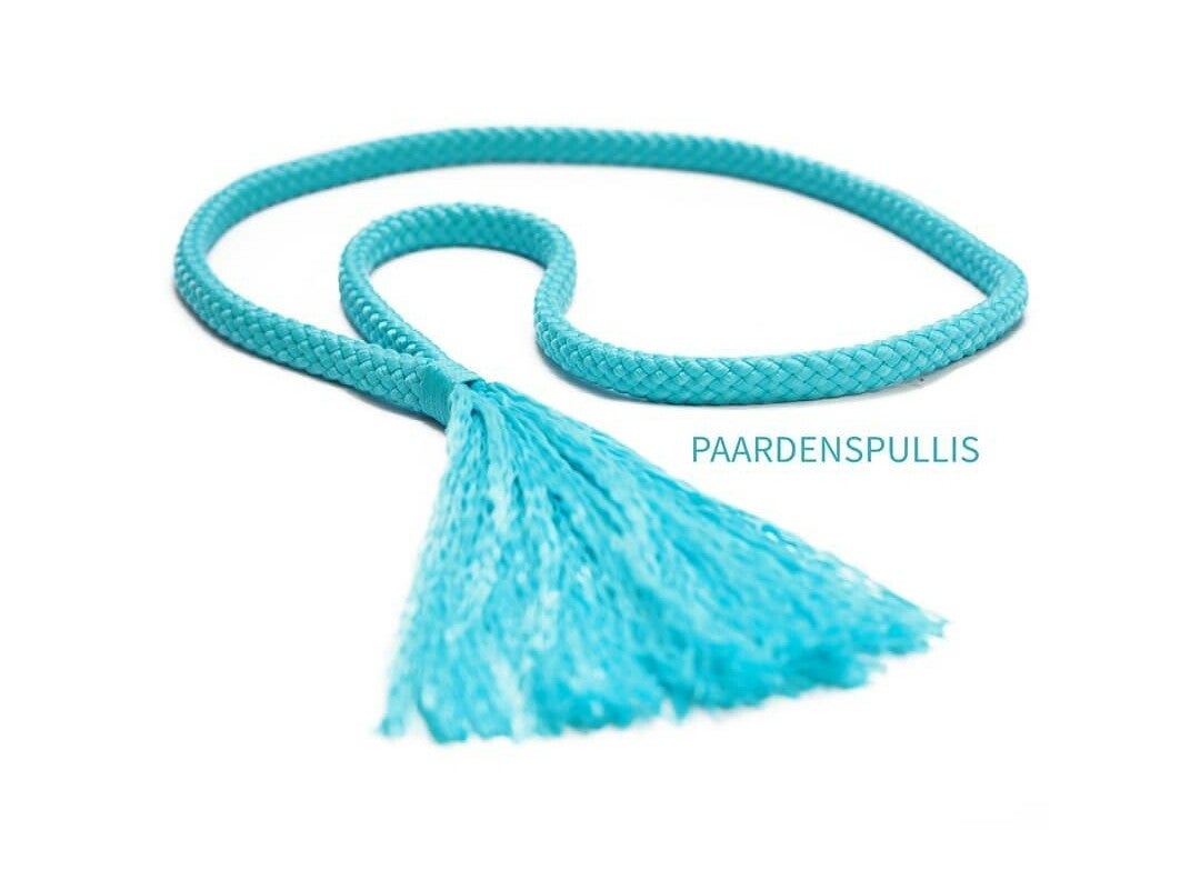 Neckrope met afwerking