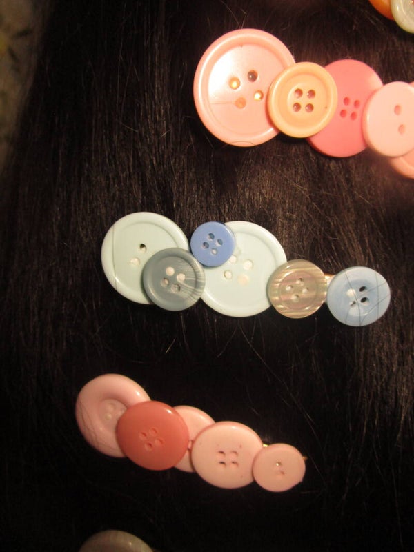 button hair clips