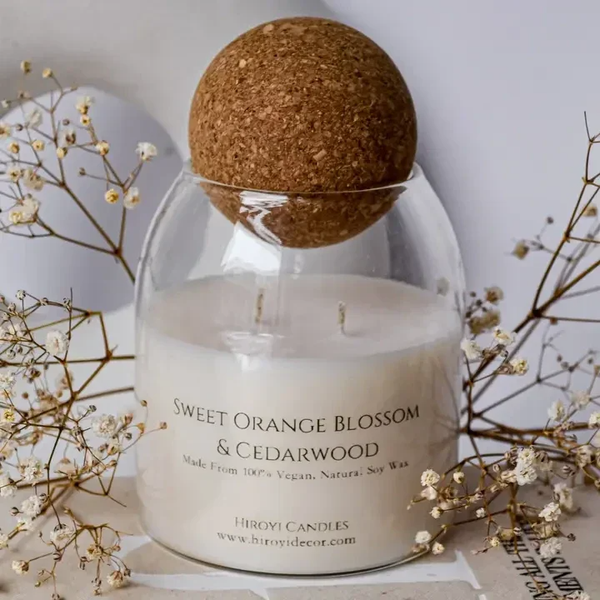 geurkaars in designglas zoete oranjebloesem en cederhout