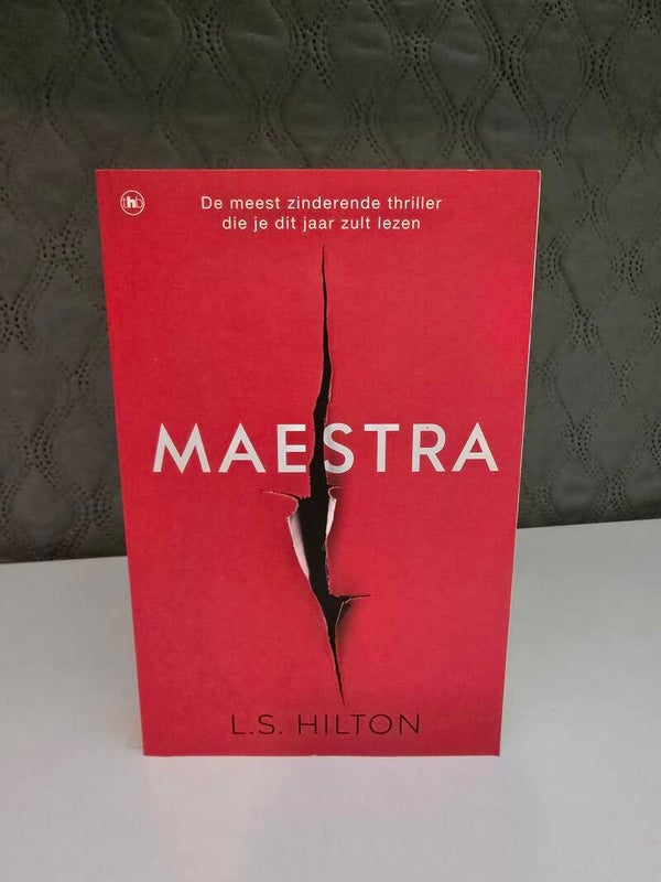 L.S. Hilton – Maestra
